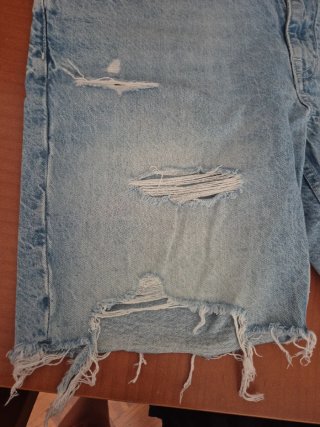 Pull&Bear Pantalón Corto Roto Talla 46