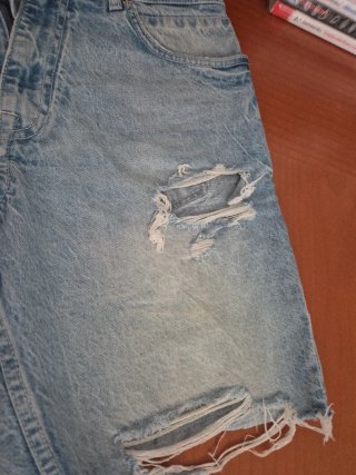 Pull&Bear Pantalón Corto Roto Talla 46