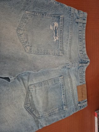 Pull&Bear Pantalón Corto Roto Talla 46