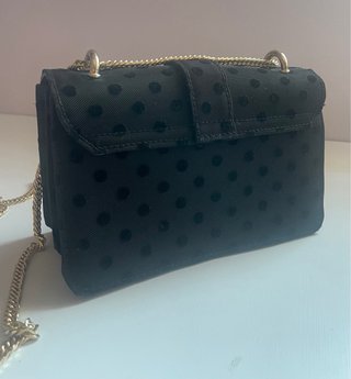 Bolso negro topos cadena dorada