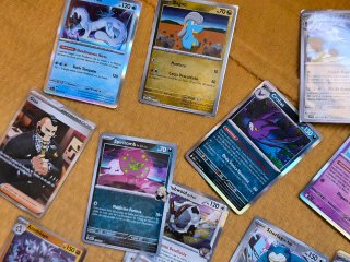 Lote Cartas Pokémon en su mayoría Holográficas