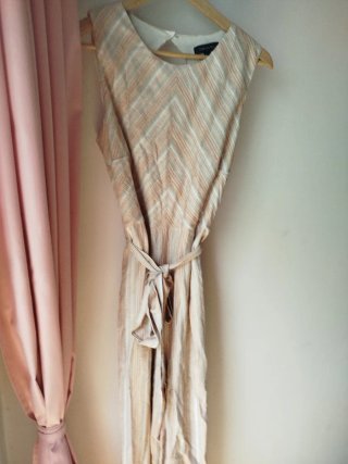 Mono Cortefiel rayas beige y rosa