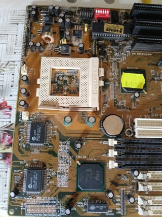 Shuttle -- Placa Base Socket 7