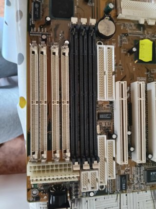 Shuttle -- Placa Base Socket 7