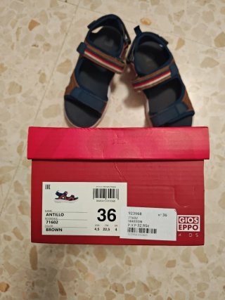 Sandalias niño azul y marrón