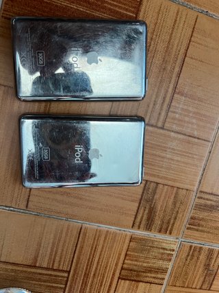 2 iPod Classics Apple (Negro y Blanco)