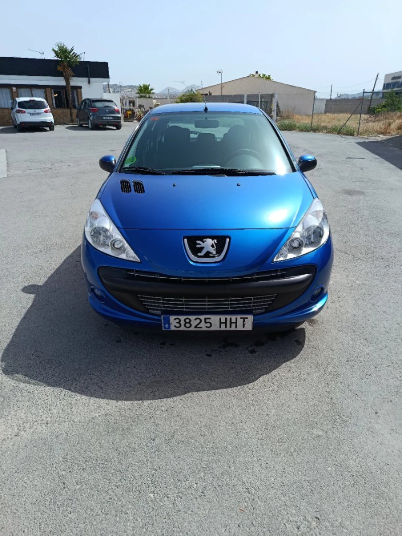 Peugeot 206 2012 - foto 1
