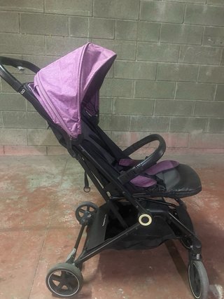 Cochecito de bebé morado
