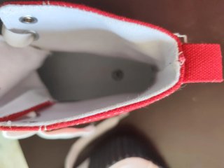 Zapatillas rojas y blancas estilo playero