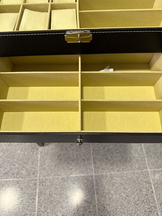 Expositor Lujo Gafas y Relojes Negro/Amarillo 18