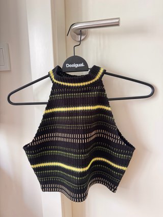 Top Desigual Negro y Amarillo Talla S
