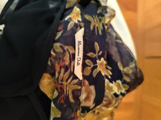 Blusa Massimo Dutti floral volantes