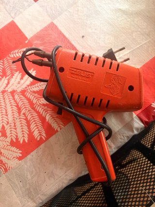 Pistola de soldar naranja
