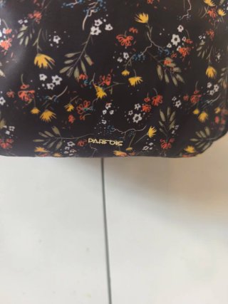 Mini mochila Parfois floral. Sólo envío