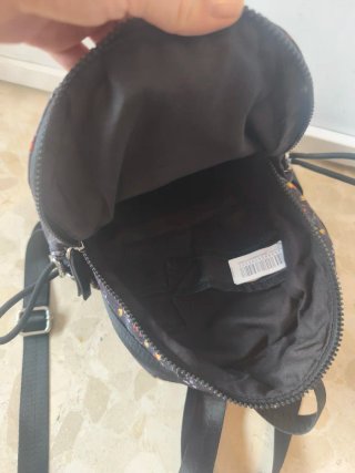 Mini mochila Parfois floral. Sólo envío