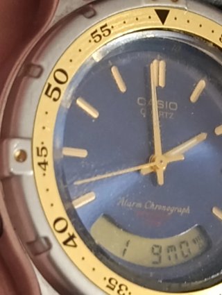 Reloj Casio Vintage Analógico Digital Dorado/Plate