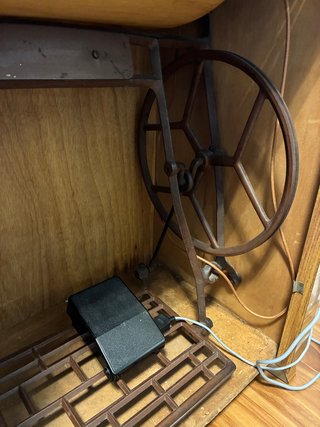 Máquina de coser Wertheim con mueble