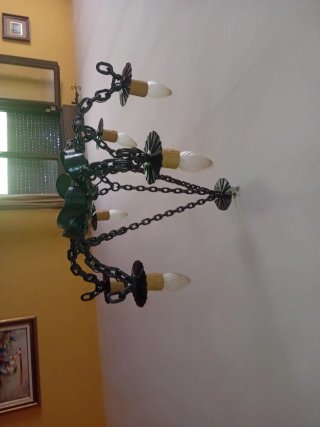 Lámpara de forja antigua