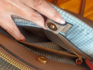 Bolso bandolera granate y gris