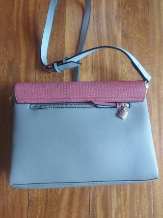 Bolso bandolera granate y gris