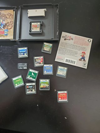 Nintendo DS Lite con 12 juegos de coleccionista