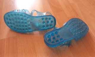 Cangrejeras azules transparentes Talla 35 Niño/a