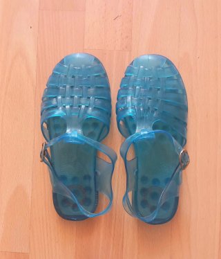 Cangrejeras azules transparentes Talla 35 Niño/a