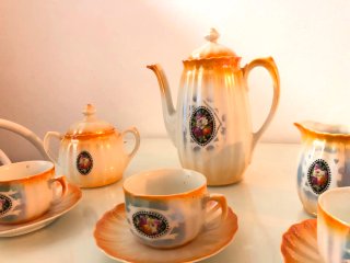 Juego de café antiguo porcelana floral