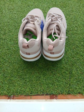 Zapatillas Joma Beige y Blancas