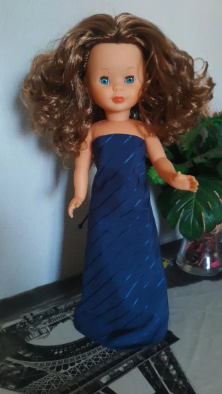 Muñeca Nancy pelo rizado