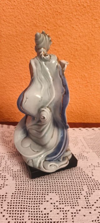 Figura La Vida Porcelana Azul y Oro