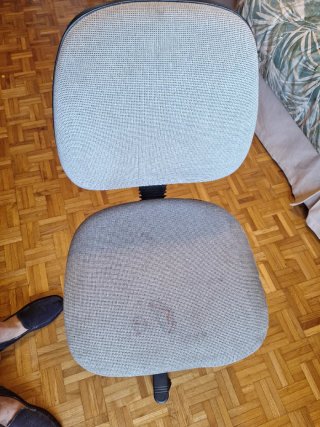 Silla de oficina ergonómica gris