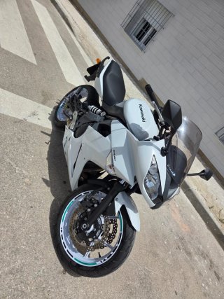 Kawasaki ER6f Blanca metalizado