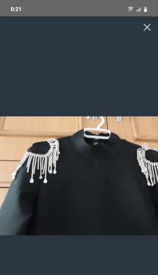 Vestido negro con pedrería