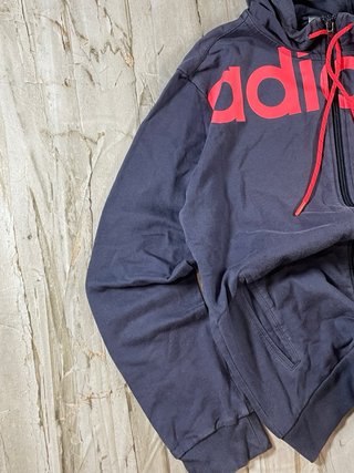 Sudadera Adidas con cremallera y capucha