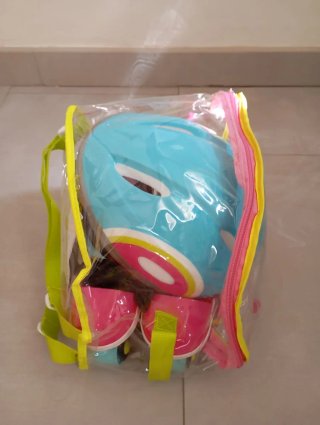 Patines y casco infantil con bolsa