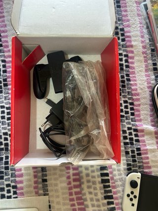 Nintendo Switch OLED + 4 juegos