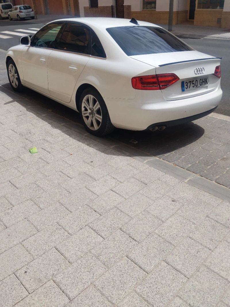Audi A4 2009 - foto 1