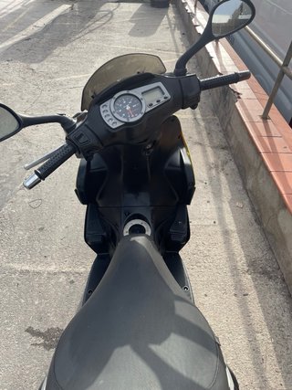 Gilera Runner 50 Scooter Amarillo y Negro