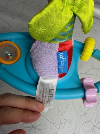 Juguete para trona Taf Toys con ventosa