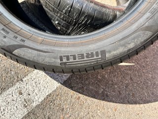 Neumático Pirelli 235/50 R19 99W