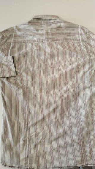 Camisa de vestir blanca con rayas