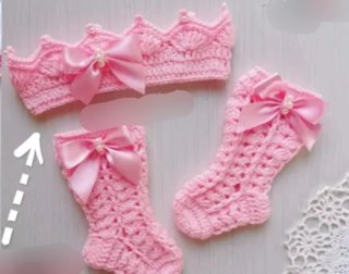 Conjunto Corona y Calcetines Bebé Rosa