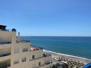 Alquiler apartamento primera linea playa marbella