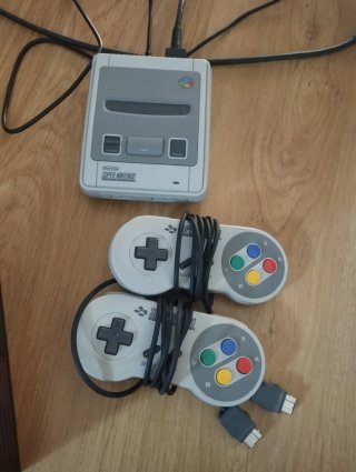 Super Nintendo Classic Mini + 2 Mandos