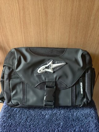 Riñonera tipo Alpinestars nueva.