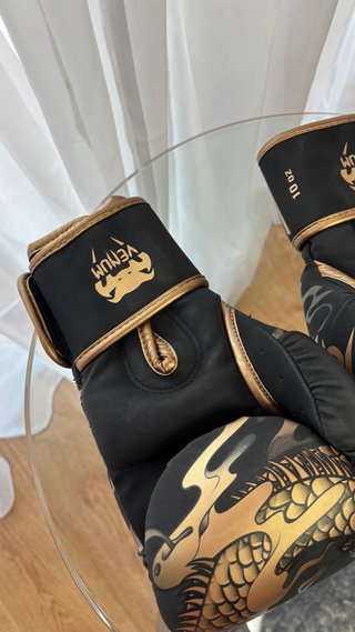Guantes de Boxeo Venum Dragón Dorado
