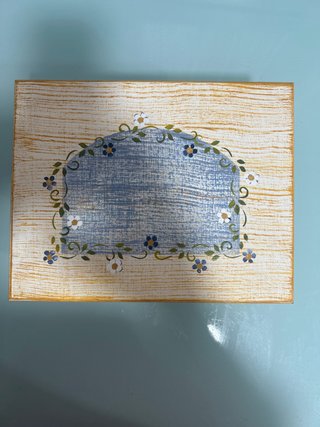 Joyero de madera decorado