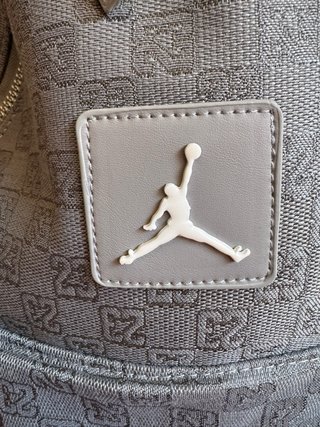 Mochila Jordan Gris Logo Jumpman