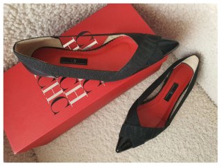 Zapato plano Carolina Herrera T.36 descatalogado.
